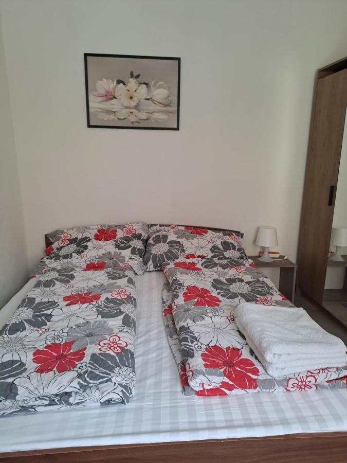 Ferienwohnung Nha Nghi Cho Cap Doi Va Gia Dinh Prag Zimmer foto
