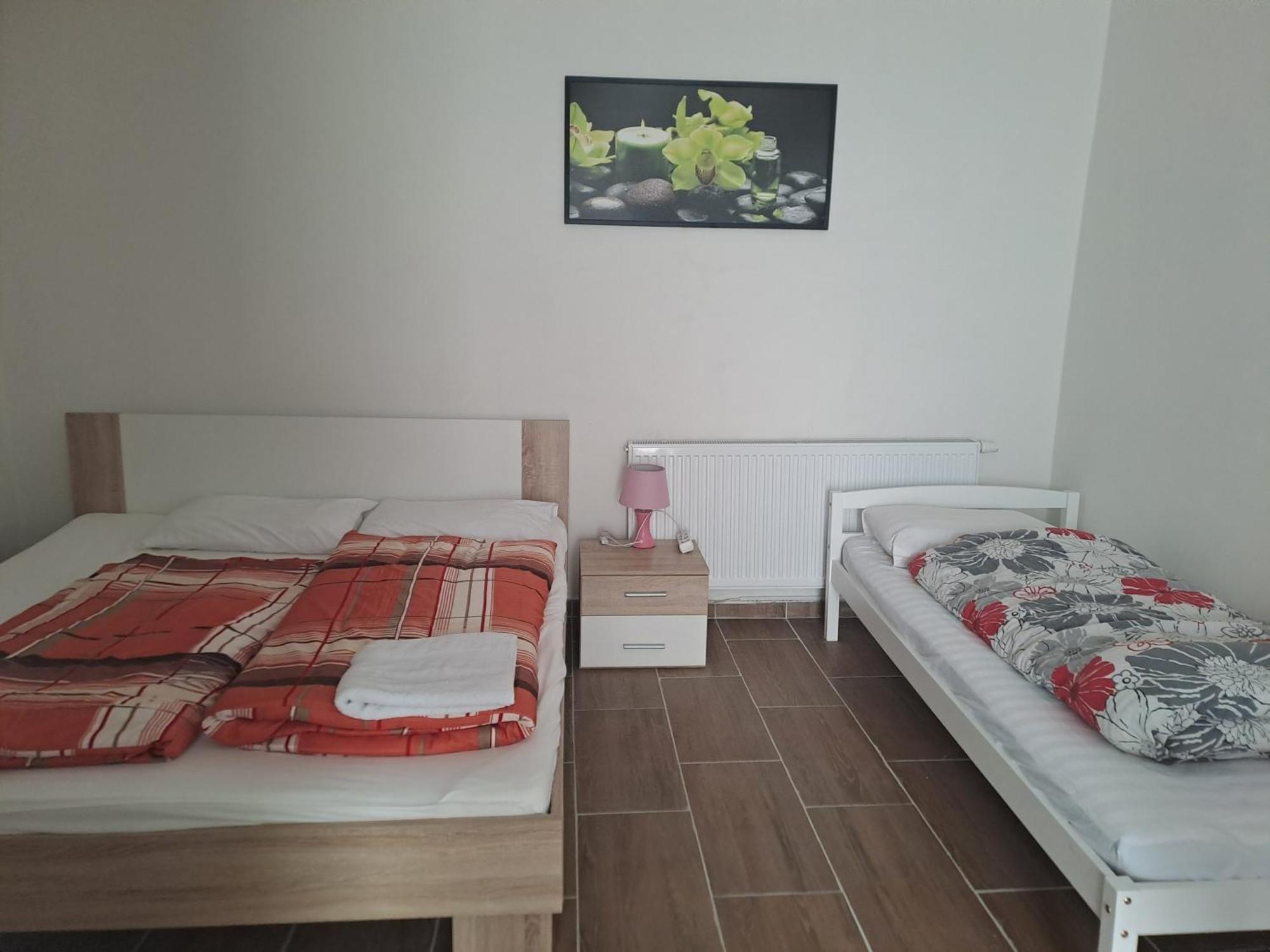 Ferienwohnung Nha Nghi Cho Cap Doi Va Gia Dinh Prag Exterior foto